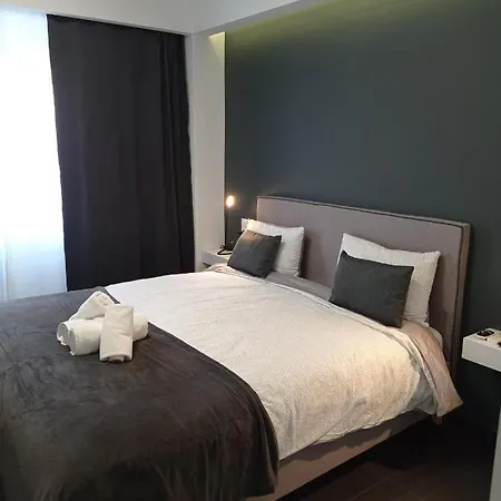 Ny 1 Apartment